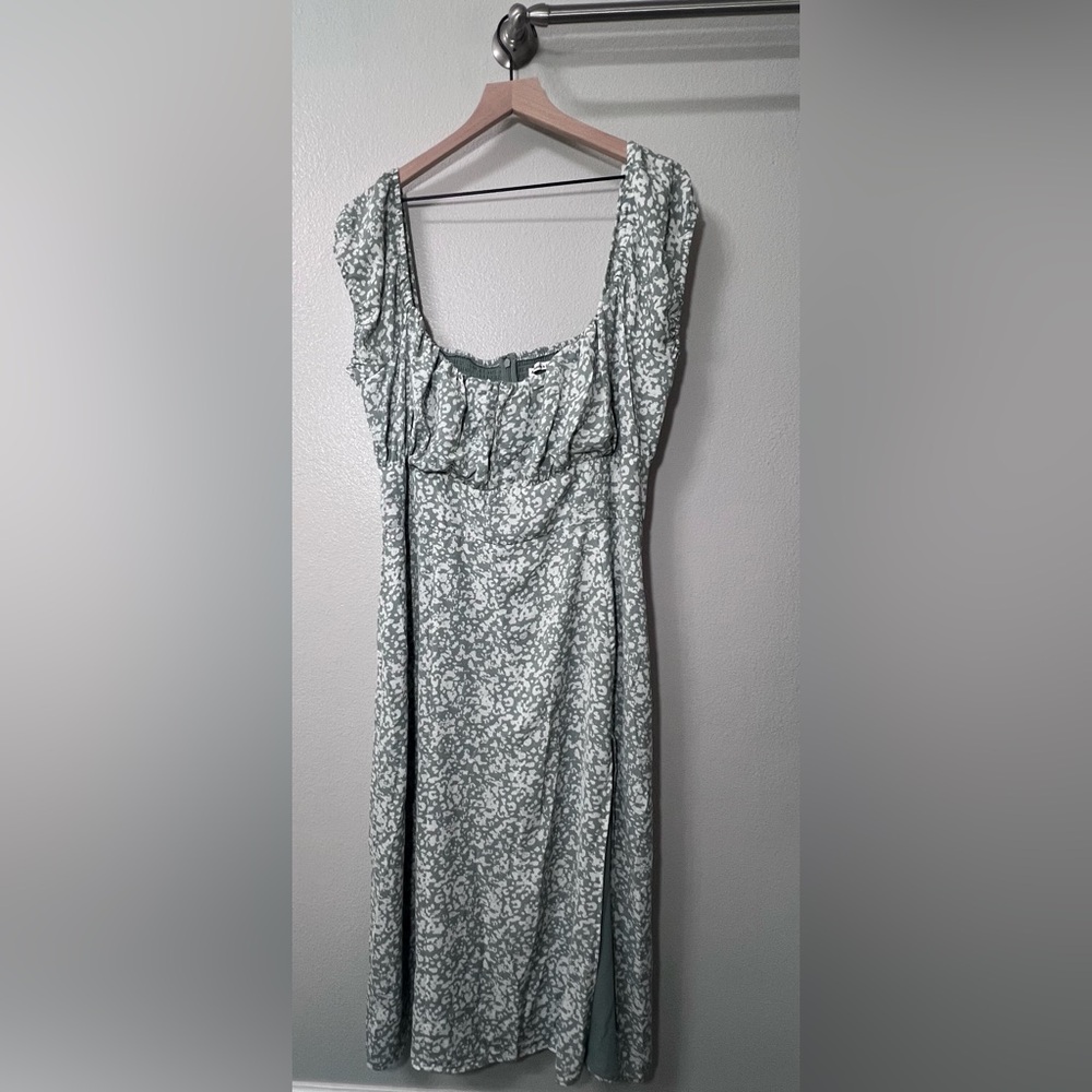 Abercrombie & Fitch Green Floral Midi Dress